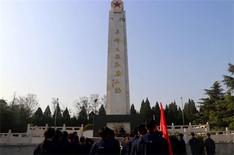 探析郑州职业学校的发展现状与未来前景